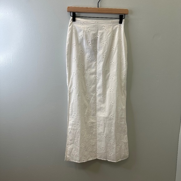THATSSOFETCH NWT White Eyelet Midi Skirt S:6 Cottagecore / Fairycore Aesthetic - Picture 1 of 8